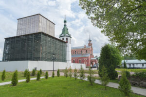 В Старой Ладоге начались работы по воссозданию Никольской церкви.